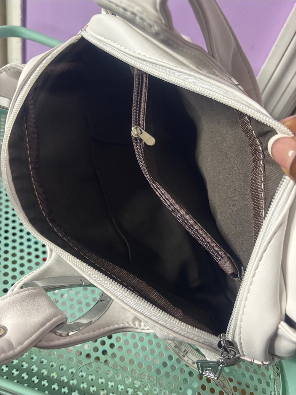 Floral White & Pink Women's Handbag - Picture 7 of 8